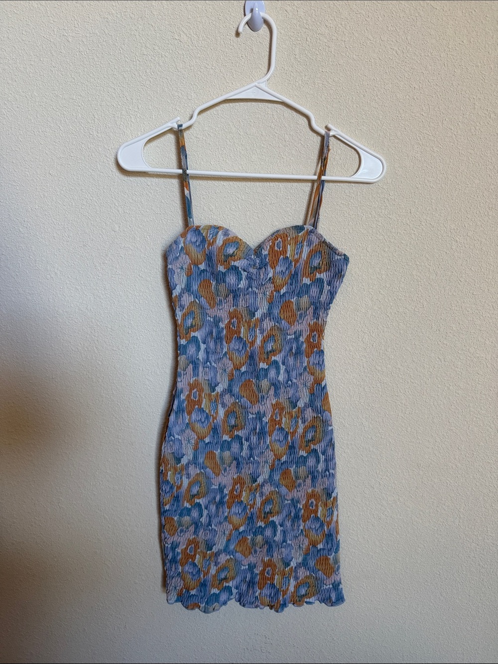 Kiss the Sky- size small -Blue Floral Print Sweetheart Bodycon Dress